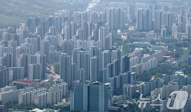 서울 송파구 서울스카이에서 바라본 아파트 단지 모습. 2025.5.18/뉴스1 ⓒ News1 장수영 기자