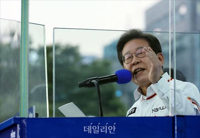 이재명 더불어민주당 대선 후보가 31일 오후 대전광역시 서구 보라매공원에서 유세하고 있다. ⓒ데일리안 홍금표 기자