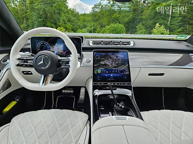 더 뉴 메르세데스-벤츠 S-클래스 앞좌석. ⓒ데일리안 정진주 기자