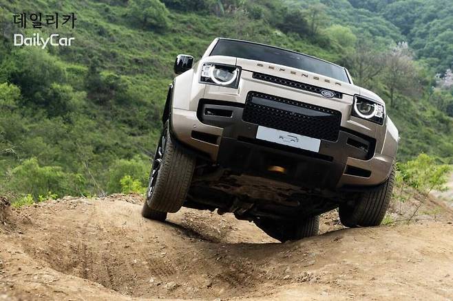 랜드로버, 올 뉴 디펜더 OCTA