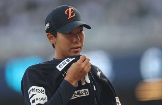 마운드 내려오는 황준서. 사진[연합뉴스]