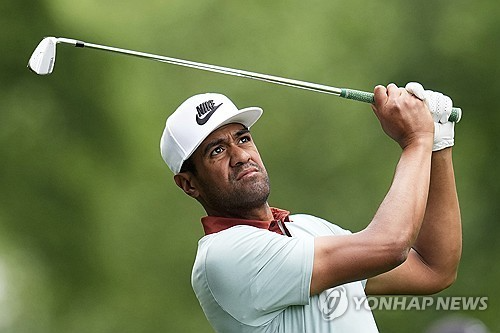 토니 피나우의 아이언 샷. / 사진=연합뉴스