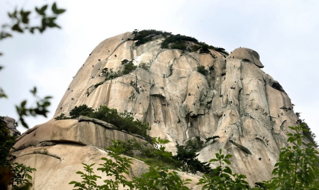 북한산 인수봉. [사진 = 연합뉴스]