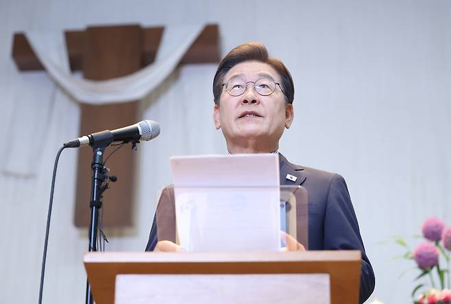 더불어민주당 이재명 대선 후보가 2일 경기 성남시 수정구 성남주민교회에서 기자회견을 하고 있다. [사진 출처 = 연합뉴스]