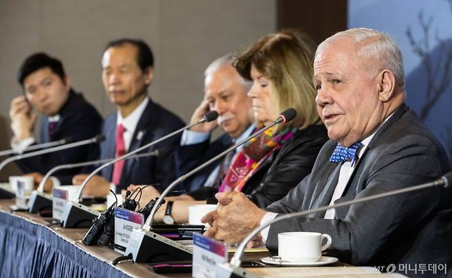 짐 로저스 로저스홀딩스 회장이 9일 오전 강원도 평창군 대관령면 알펜시아컨벤션센터에서 열린 2020 평창평화포럼 공식 기자회견에서 취재진 질문에 답변하고 있다.  20200209 사진공동취재단  뉴스1 이재명 기자 /사진=사진공동취재단