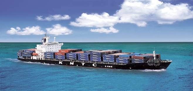 고려해운은 이달 중 40년 만에 미국노선 복귀를 선언했다. 사진은 고려해운의 KMTC부산호. [고려해운 홈페이지 캡처]