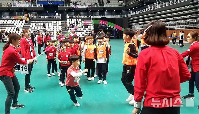 [수원=뉴시스] 줄넘기대회 모습 (사진=수원시줄넘기협회 제공)2025.05.16.photo@newsis.com