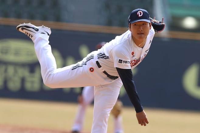 [서울=뉴시스] 프로야구 두산 베어스 곽빈이 지난 13일 서울 잠실구장에서 열린 2025 KBO 시범경기 KIA 타이거즈전에 등판해 투구를 선보이고 있다. (사진=두산 베어스 제공) 2025.03.13. *재판매 및 DB 금지