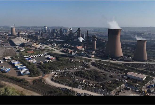 [스컨소프=AP/뉴시스] 영국 링컨셔 스컨소프에 있는 브리티시 스틸 제철소. 자료사진. 2025.04.13. *재판매 및 DB 금지