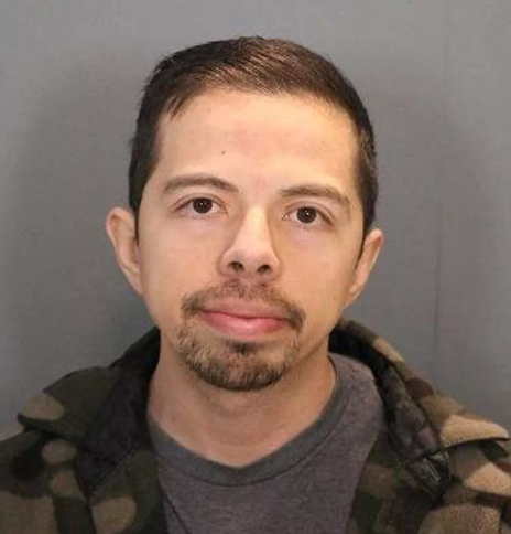 미국에서 행동 치료사로 일하는 살바도르 아르만도 아리아(32)가 발달장애아를 치료하던 중 성추행한 혐의로 긴급 체포됐다. 미국 캘리포니아주 오렌지 카운티 검찰청