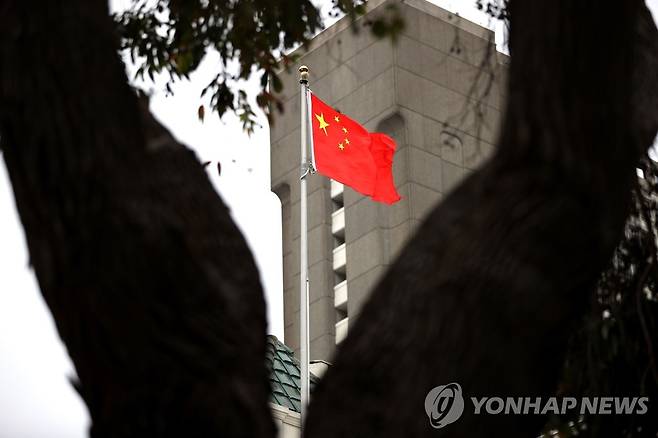 샌프란시스코 주재 중국 총영사관에 나부끼는 오성홍기 [AFP 연합뉴스 자료사진. 재판매 및 DB 금지. 기사 내용과 직접 관련 없음]