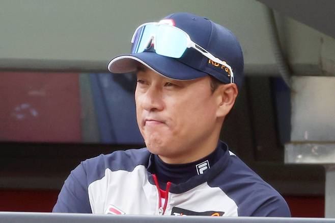 두산 베어스 사령탑에서 자진 사퇴한 이승엽 감독