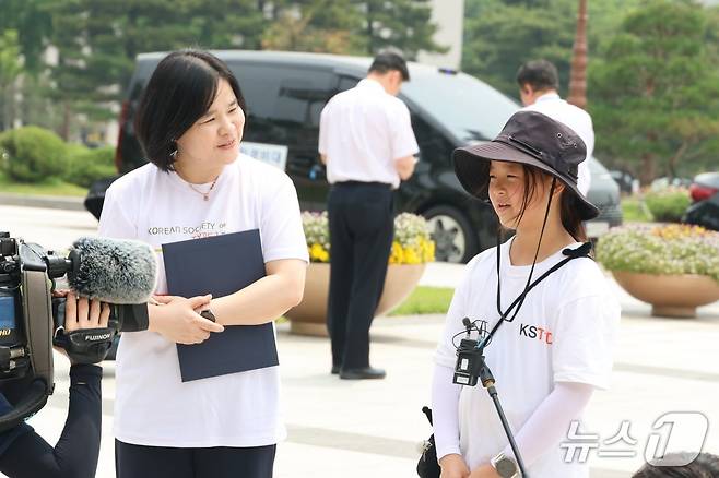 3일 한국1형당뇨병환우회에 따르면 율아와 아버지 박근용 씨는 지난달 23일부터 31일까지 8박 9일간 '1형당뇨 희망 걷기 대장정'을 진행했다.(한국1형당뇨병환우회 제공)