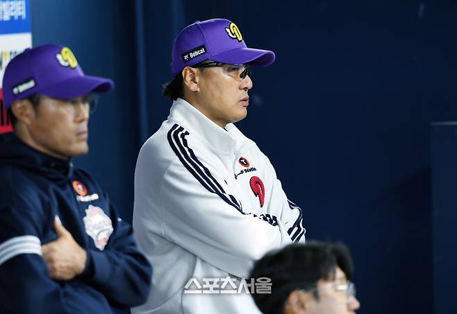 두산 지휘봉을 내려 놓은 이승엽 감독. 잠실 | 박진업 기자 upandup@sportsseoul.com