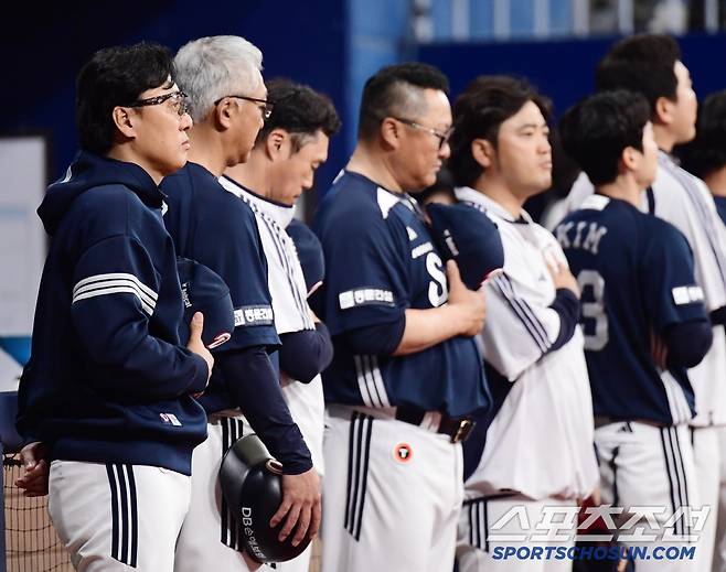 1일 고척돔에서 열린 KBO리그 키움과 두산의 경기. 경기를 준비하는 두산 이승엽 감독과 선수단. 고척=송정헌 기자songs@sportschosun.com/2025.06.01/