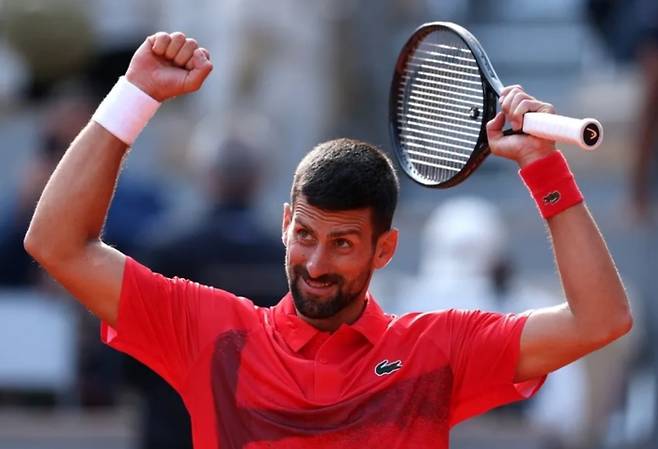 프랑스오픈에서 통산 100승을 거두며 8강에 오른 노박 조코비치