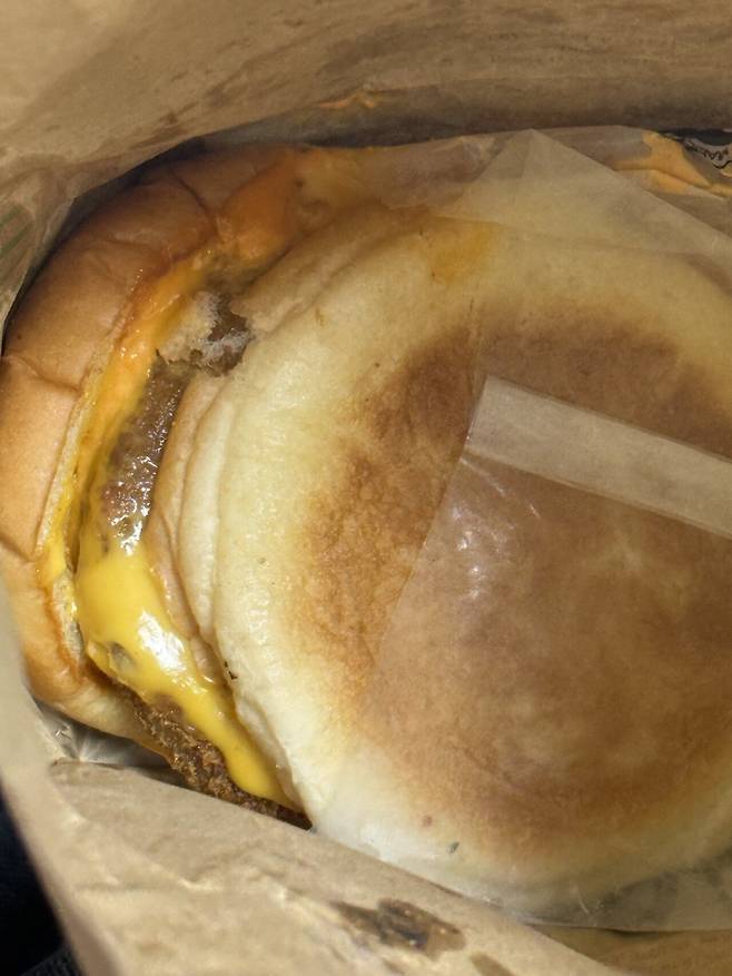 IMG_4821.jpeg 닭집 키링 옴 feat.프랭크버거