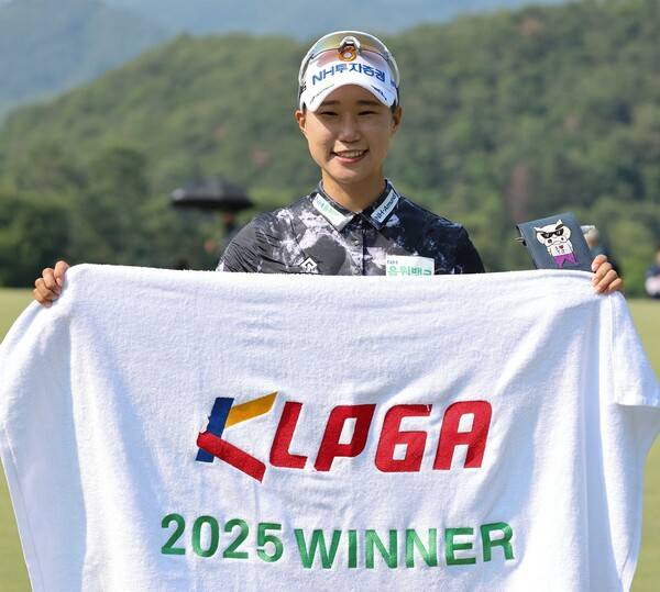2025년 한국여자프로골프(KLPGA) 투어 Sh수협은행 MBN 여자오픈 우승을 차지한 정윤지 프로. 사진제공=KLPGA