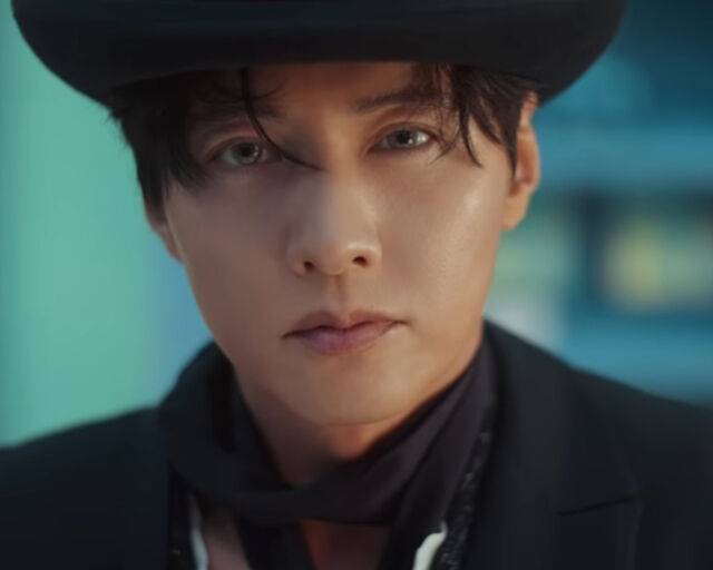 원빈이 광고 속에서 리즈 시절과 같은 완벽한 외모를 자랑했다. / '아정당' 광고 캡처