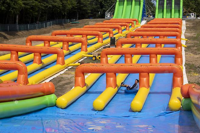 에버랜드 여름축제 신규 슬라이드 ‘워터 버스터’_스플래쉬 슬라이드