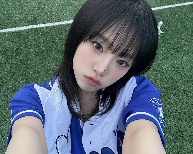 가수 최예나. 멜론에 따르면 최예나의 댄스곡 ‘네모네모’는 출근길 대비 퇴근길에 50% 이상 더 많은 선택을 받았다. [인스타그램 갈무리]