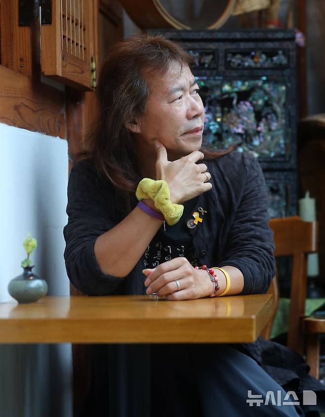 [서울=뉴시스] 김혜진 기자 = 배우 이상훈이 지난 23일 서울 종로구 더한옥에서 뉴시스와 인터뷰에 앞서 포즈를 취하고 있다. 2025.06.03. jini@newsis.com