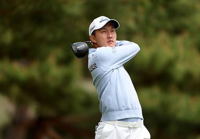 2025시즌 개막 후 KPGA 투어 제네시스 대상 포인트 1위를 달리고 있는 김백준.  사진제공  |   KPGA