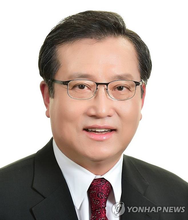 김천일 부산 금정문화회관 관장 [연합뉴스 자료사진]