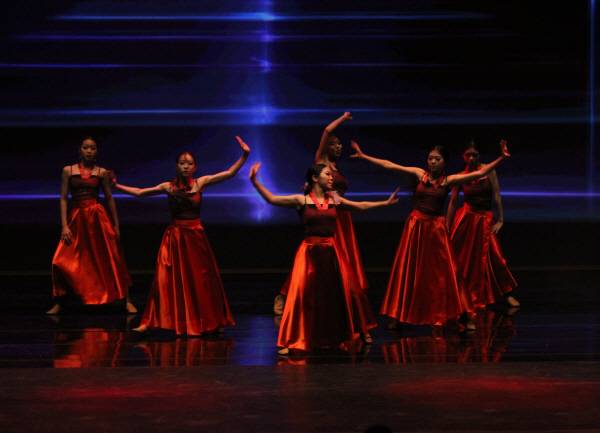 원효를 주제로 한 'The cave'중.