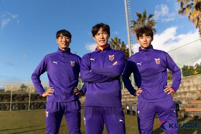 제주 시절 이창민(가운데)과 안현범(오른쪽). 사진=한국프로축구연맹