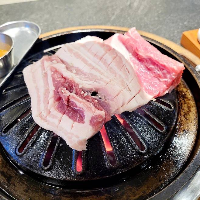 노총각 돼지갈비 혼밥