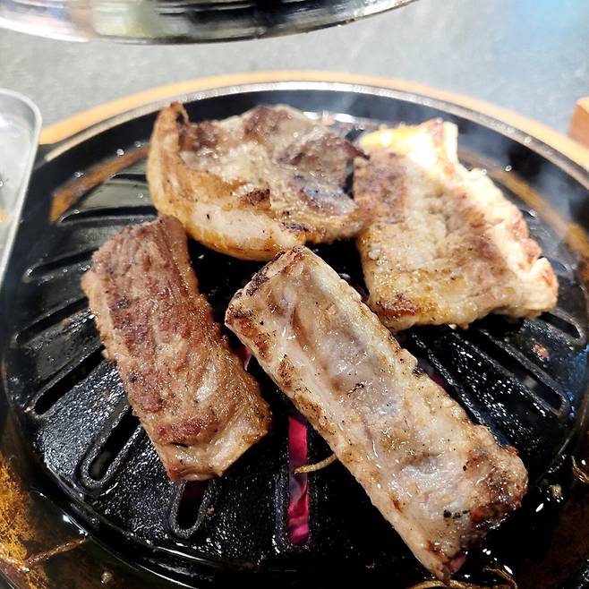 노총각 돼지갈비 혼밥