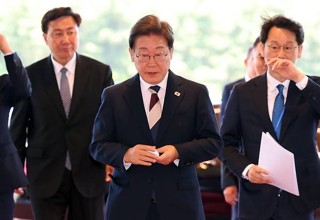 이재명 대통령이 4일 서울 용산 대통령실 청사로 들어서고 있다. 연합뉴스