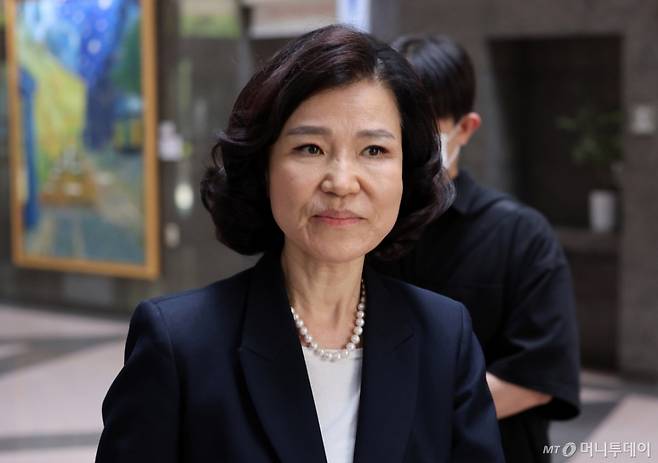 이진숙 방통위원장이 지난달 21일 서울 송파구 한국인터넷진흥원 서울청사에서 열린 SKT 해킹 관련 이통사 점검회의에 참석하고 있다. /사진=뉴스1