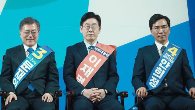 ▲더불어민주당 제19대 대통령후보자 경선에 참여한 문재인, 이재명, 안희정 후보 ⓒ연합뉴스