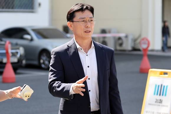 대구지검 출석하는 임성근 전 사단장 - 임성근 전 해병대 1사단장이 4일 대구지검에서 ‘해병대 채상병 순직 사건’ 관련 소환 조사에 응하기 위해 출석하고 있다. 2025.6.4. 연합뉴스