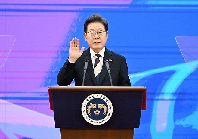 이재명 대통령이 6월4일 서울 여의도 국회에서 열린 제21대 대통령 취임선서식에서 취임 선서를 하고 있다. ⓒ국회사진기자단