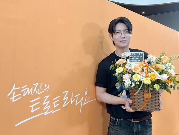 ▲ '손태진의 트로트 라디오' 1주년을 맞은 손태진. 제공|미스틱스토리