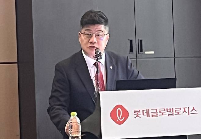 강병구 롯데글로벌로지스 대표이사가 지난 4월 21일 서울 여의도 콘래드 호텔에서 열린 IPO간담회에서 발언하고 있다./사진=김보라 기자 bora5775@