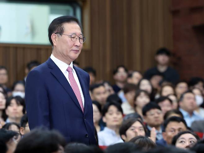 박성재 법무장관이 5일 오전 경기 과천시 정부과천청사에서 열린 이임식에 입장하고 있다. /뉴스1