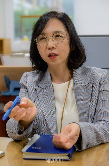 문지혜 센터장이 향후 밭작물 기계화 등 센터의 중장기 계획에 대해 설명하고 있다. ⓒ데일리안 배군득 기자