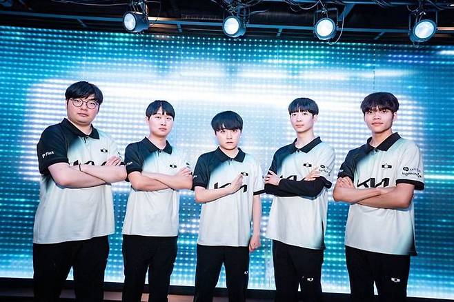 디플러스 기아 선수단 ⓒLCK