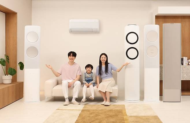 삼성전자는 올해 에어컨 신제품 전 모델에 ‘AI 쾌적’ ‘AI 절약모드’ 등 인공지능(AI) 혁신 기능을 탑재했다. 삼성전자 제공