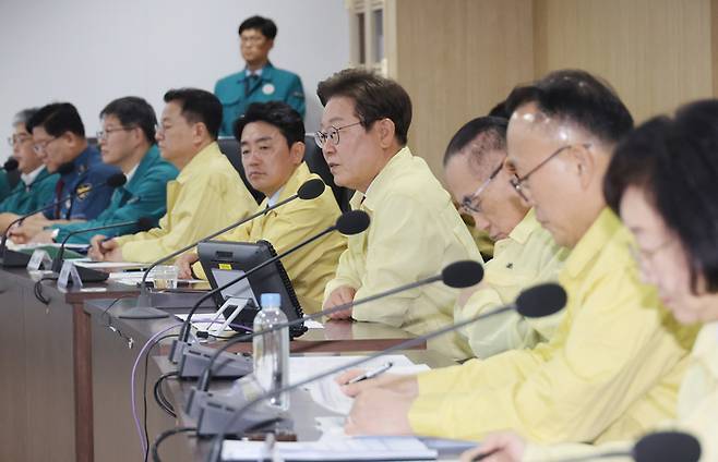 이재명 대통령, 안전치안점검회의 발언     (서울=연합뉴스) 한상균 기자 = 이재명 대통령이 5일 서울 용산 대통령실 청사 국가안전보장회의(NSC) 회의실에서 열린 안전치안점검회의에서 발언하고 있다. 2025.6.5     xyz@yna.co.kr (끝)