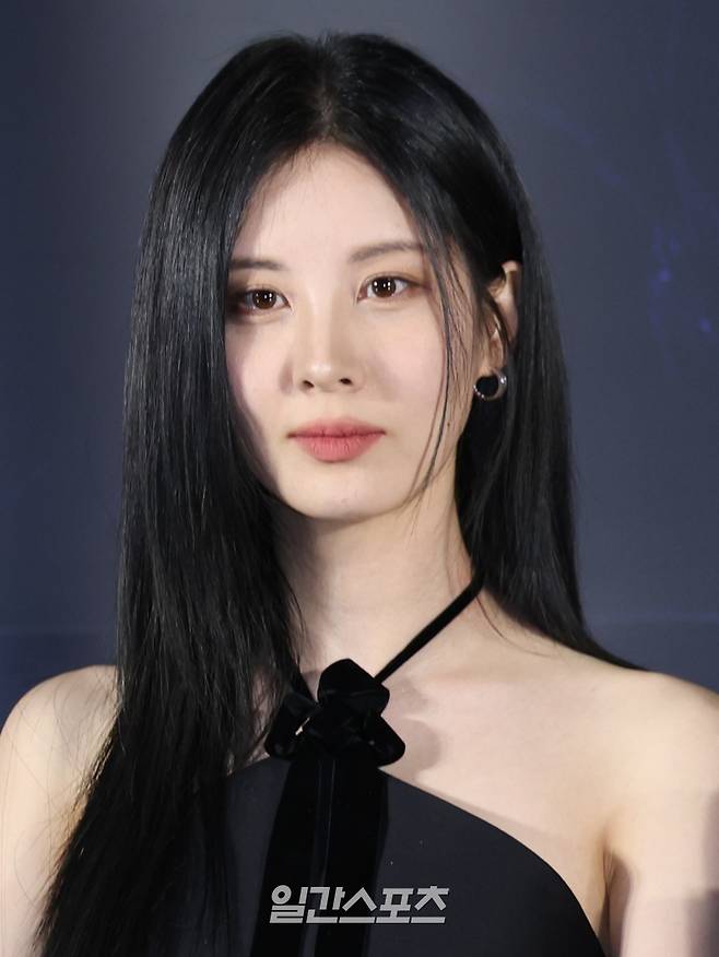 배우 서현이 2일 오전 서울 광진구 롯데시네마 건대입구점에서 열린 영화 '거룩한 밤: 데몬 헌터스' 제작보고회에 참석해 MC와 토크를 하고 있다. '거룩한 밤'은 악을 숭배하는 집단에 의해 혼란에 빠진 도시, 특별한 능력을 가진 어둠의 해결사 ‘거룩한 밤’ 팀 바우(마동석), 샤론(서현), 김군(이다윗)이 악의 무리를 처단하는 오컬트 액션이다. 서병수 기자 qudtn@edaily.co.kr /2025.04.02/