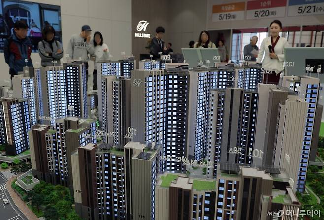 5월 전국 아파트 분양전망지수가 지난해 11월 이후 최고치를 기록하며 분양시장 회복 기대감이 커지고 있는 가운데 이달 전국 아파트 29개 단지 총 2만 3197가구(임대 포함)가 분양에 나선다. 2025.5.11/뉴스1 /사진=(서울=뉴스1) 박정호 기자