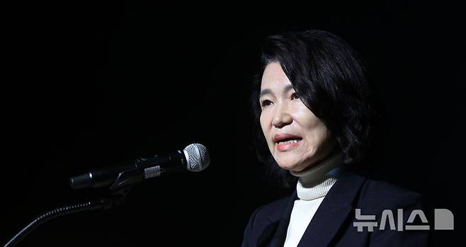 [서울=뉴시스] 홍효식 기자 = 이진숙 방송통신위원회 위원장이 14일 서울 성북구 성북미디어문화마루에서 열린 시청자미디어재단 창립 10주년 기념식에서 축사하고 있다. 2025.05.14. yesphoto@newsis.com