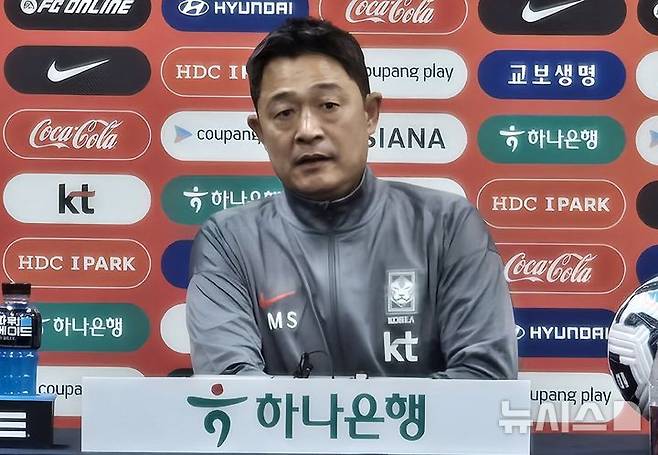 [용인=뉴시스] 하근수 기자= 이민성 남자 22세 이하(U-22) 축구 국가대표팀 감독. 2025. 06. 05. hatriker22@newsis.com