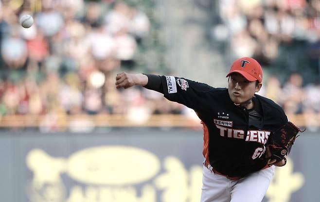 KIA 투수 김도현은 5일 잠실 두산전에서 선발등판해 7이닝 1실점으로 하이 퀄리티스타트를 기록했다. 잠실|뉴시스