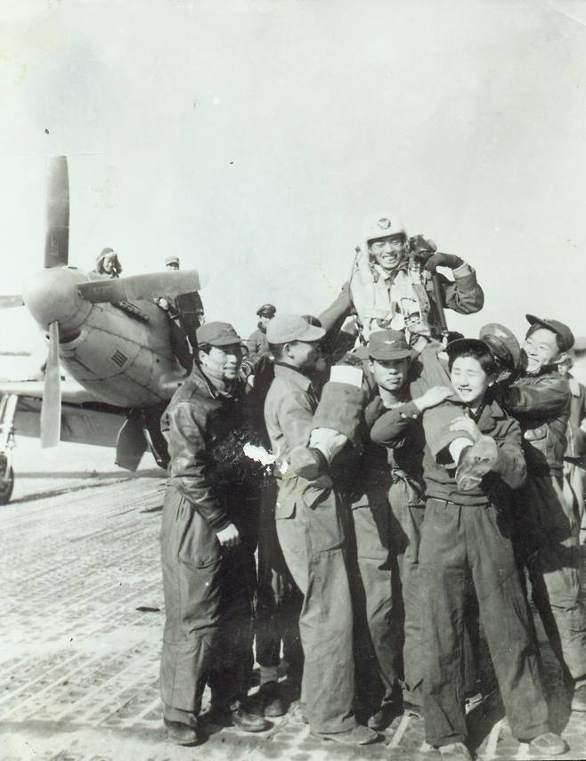 대한민국 최초 100회 출격을 달성한 김두만 장군 [공군 제공. DB 및 재판매 금지]